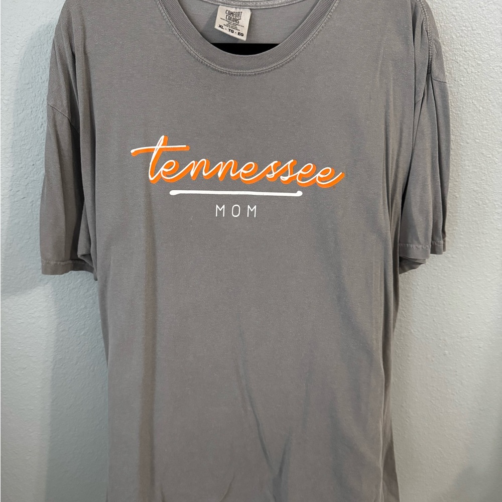 Tennessee Mom Gray T-Shirt